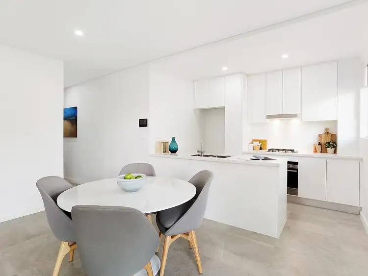 8/17 Robilliard Street, Mays Hill NSW 2145