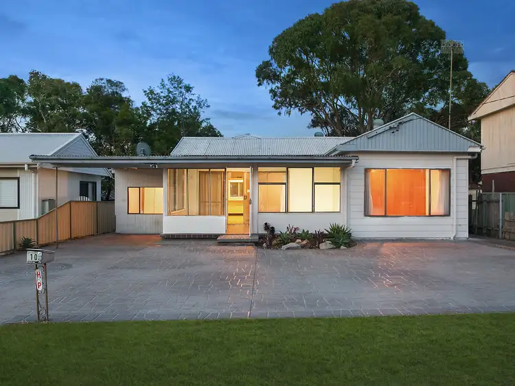 10 Third Avenue, Toukley NSW 2263