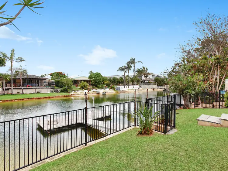 4 Mexicali Court, Broadbeach Waters QLD 4218