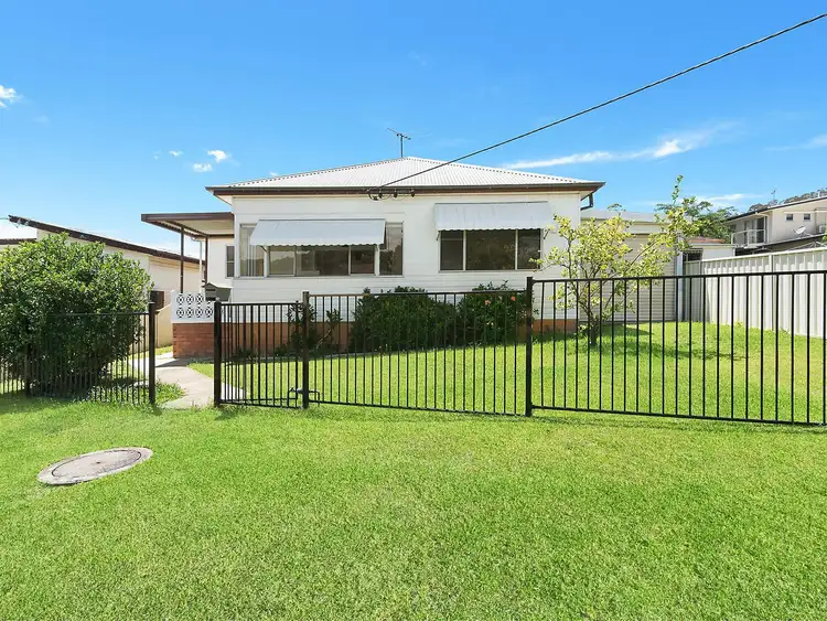 28 Yorston Street, Warners Bay NSW 2282
