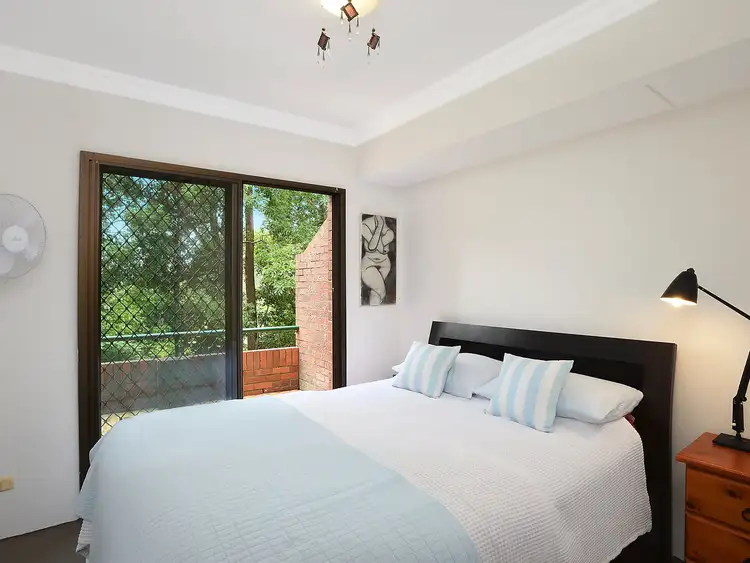 Third view of Homely apartment listing, 2/1 Ivy Street, Wollstonecraft NSW 2065