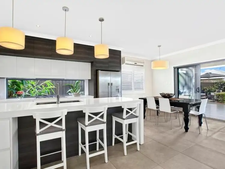 Second view of Homely house listing, 31 Violet Street, Wynnum QLD 4178