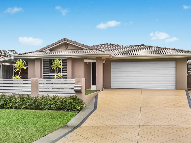 25 Olsen Crescent, Wakerley QLD 4154