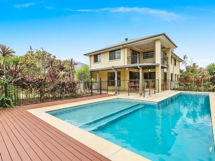 8 Fennessy Close, Wakerley QLD 4154
