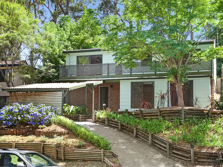 9 Oakglen Road, North Gosford NSW 2250