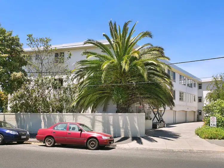 1/1 Spenser Street, St Kilda VIC 3182