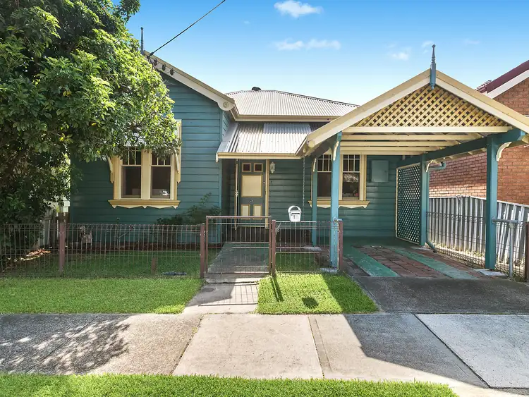 18 Oliver Street, Hamilton NSW 2303