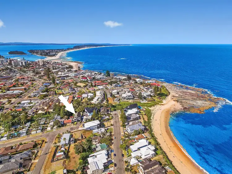 Fifth view of Homely house listing, 18 Narrawa Avenue, Blue Bay NSW 2261