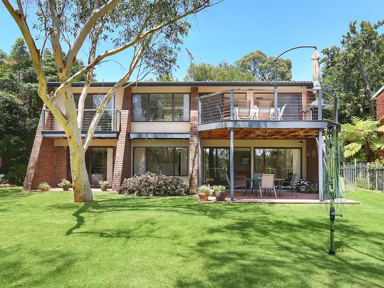 107 Blaxland Drive, Illawong NSW 2234