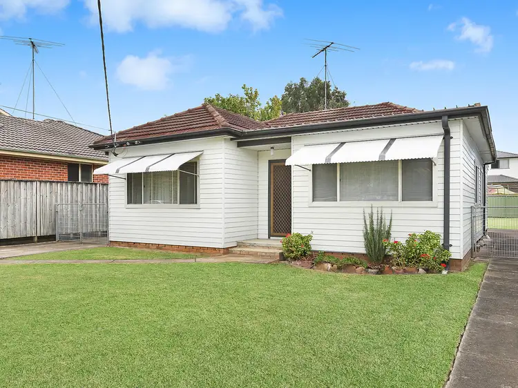 2 Dowding Street, Panania NSW 2213