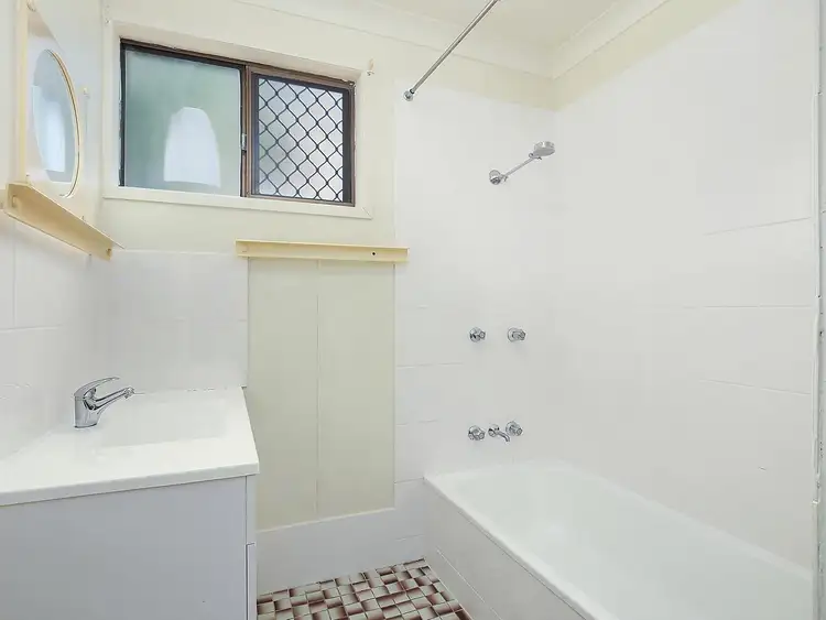 Sixth view of Homely block of units listing, 6 Gowdie Avenue, Frenchville QLD 4701