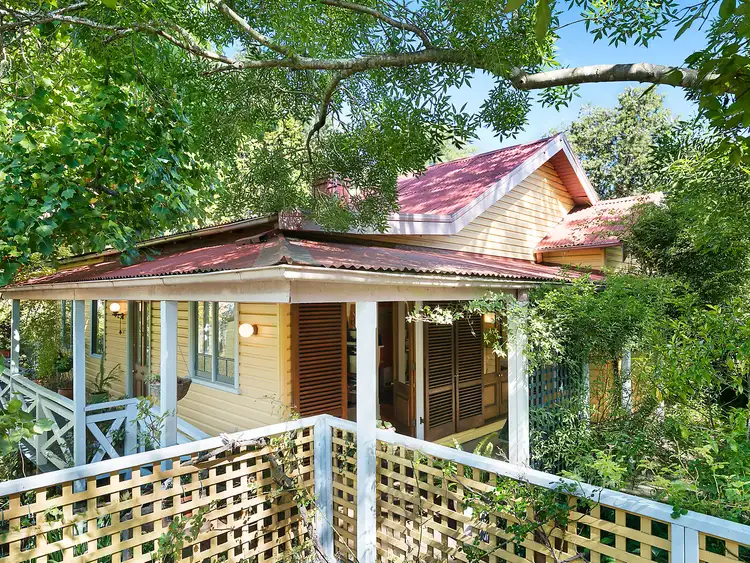 29 Blaxland Road, Wentworth Falls NSW 2782