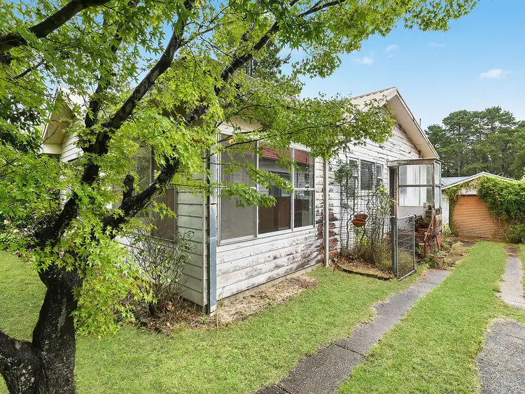 9 Dalrymple Avenue, Wentworth Falls NSW 2782