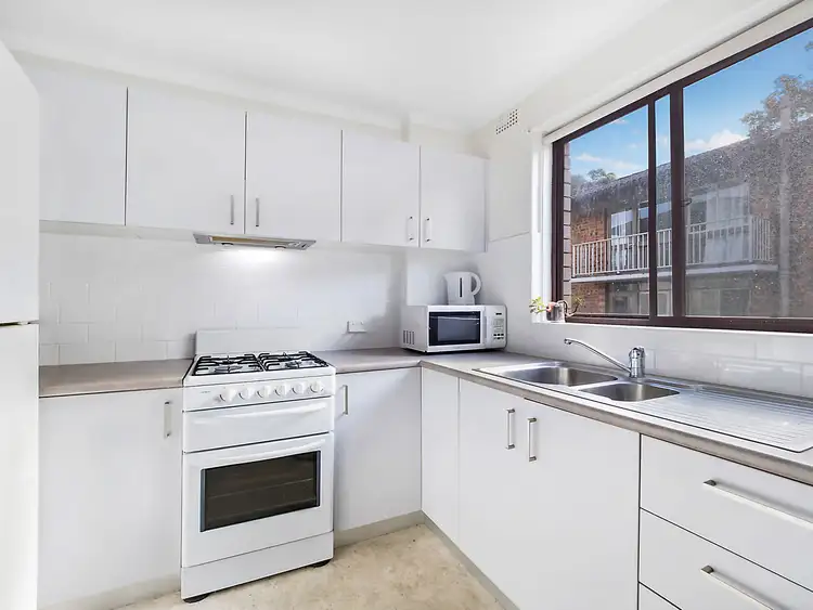 Third view of Homely apartment listing, 8/6 Stuart Street, Collaroy NSW 2097