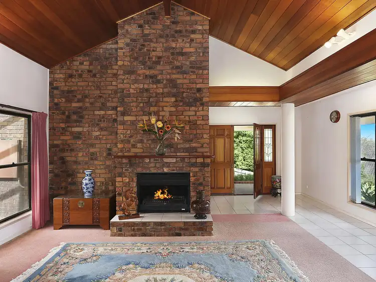 Third view of Homely house listing, 4 Curtin Court, Mount Ommaney QLD 4074