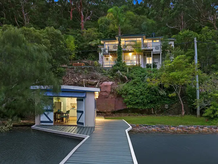 152 Lugarno Parade, Lugarno NSW 2210
