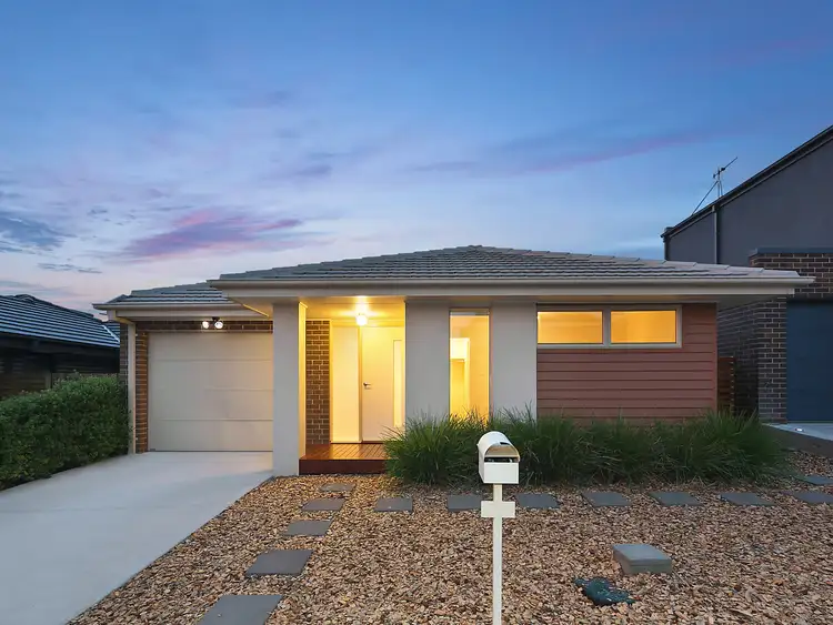 16 Hooton Street, Forde ACT 2914