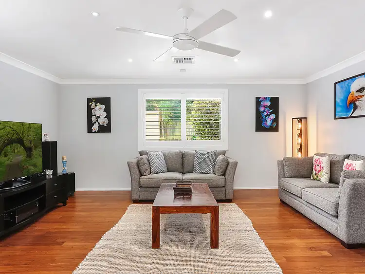 17 Woodlark Place, Glenfield NSW 2167