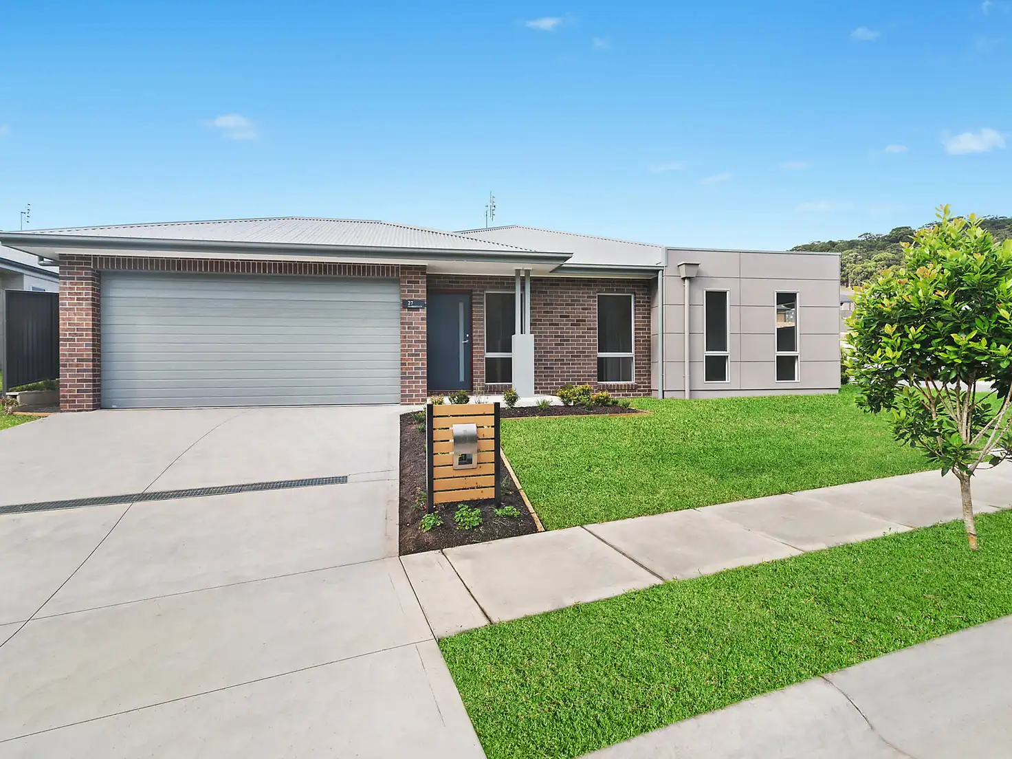 Main view of Homely villa listing, 27 Floresta Crescent, Cameron Park NSW 2285