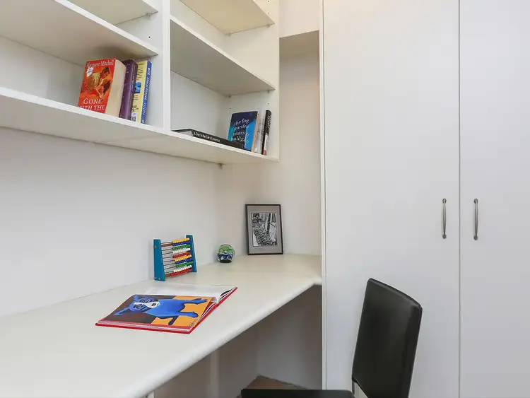 Third view of Homely studio listing, 5/51 Roslyn Gardens, Elizabeth Bay NSW 2011