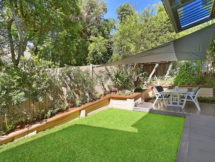 2/9 Beacon Court, Sunrise Beach QLD 4567