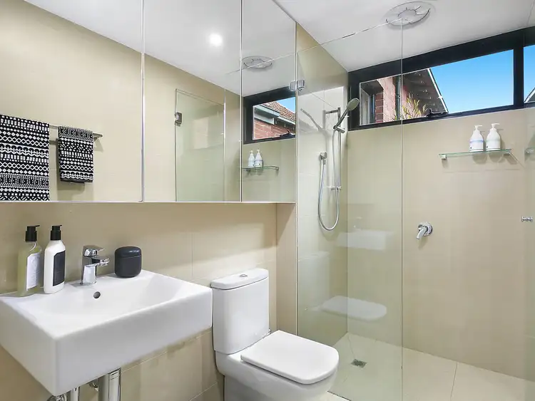 Fifth view of Homely house listing, 11 Bailey Avenue, St Kilda East VIC 3183