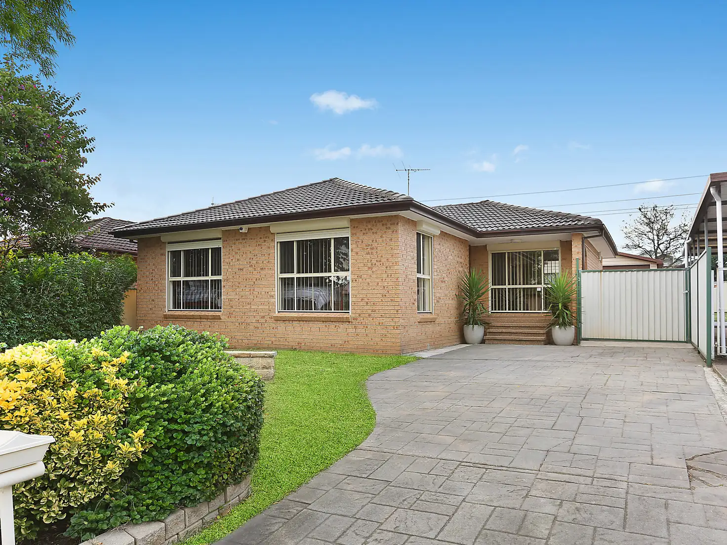 Main view of Homely house listing, 33 Bettong Crescent, Bossley Park NSW 2176