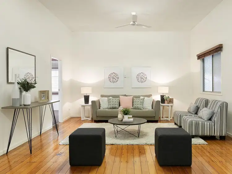 18 Hefferan Street, Fairfield QLD 4103