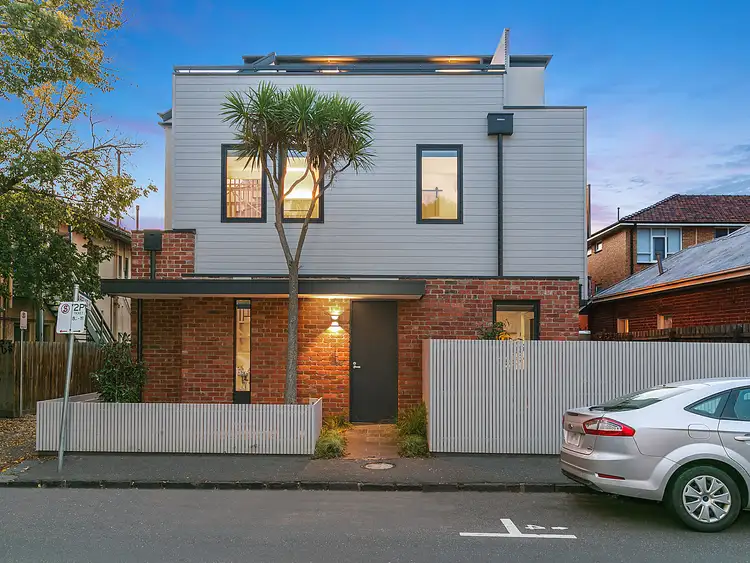4 West Beach Road, St Kilda West VIC 3182