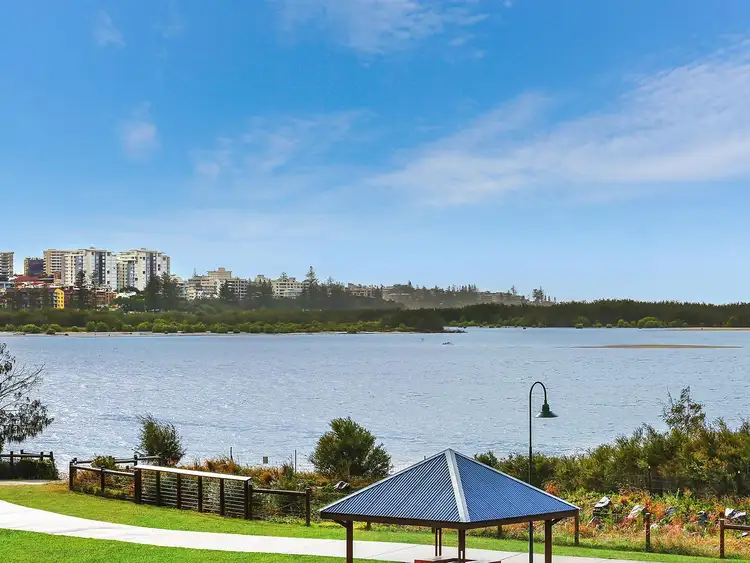 2/44 Esplanade, Golden Beach QLD 4551