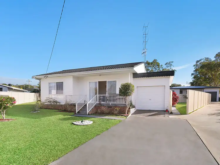52 Maxwell Avenue, Gorokan NSW 2263