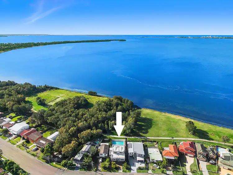 311 Lakedge Avenue, Berkeley Vale NSW 2261