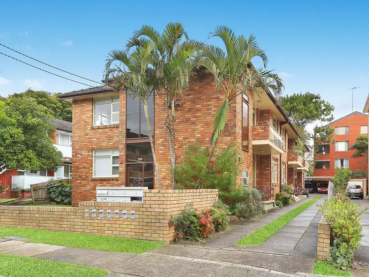Third view of Homely apartment listing, 4/30 Clarence Avenue, Dee Why NSW 2099