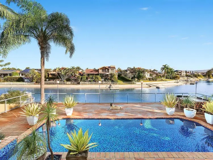 19 Rannock Avenue, Benowa Waters QLD 4217