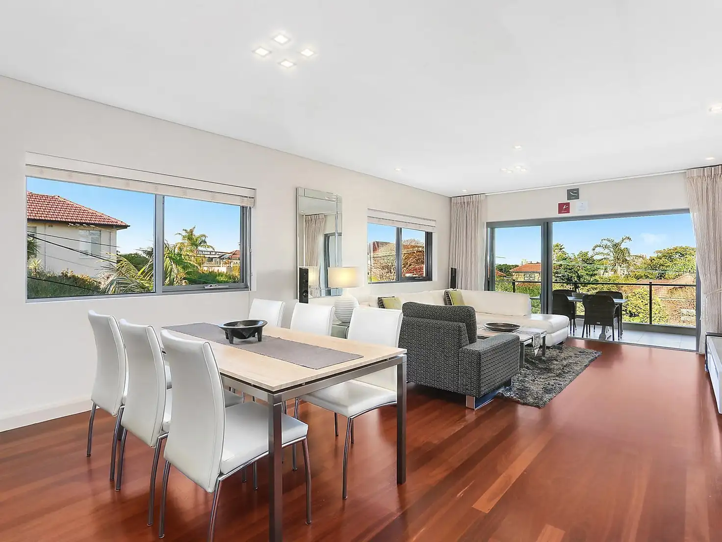 Main view of Homely unit listing, 2/75 Queenscliff Road, Queenscliff NSW 2096