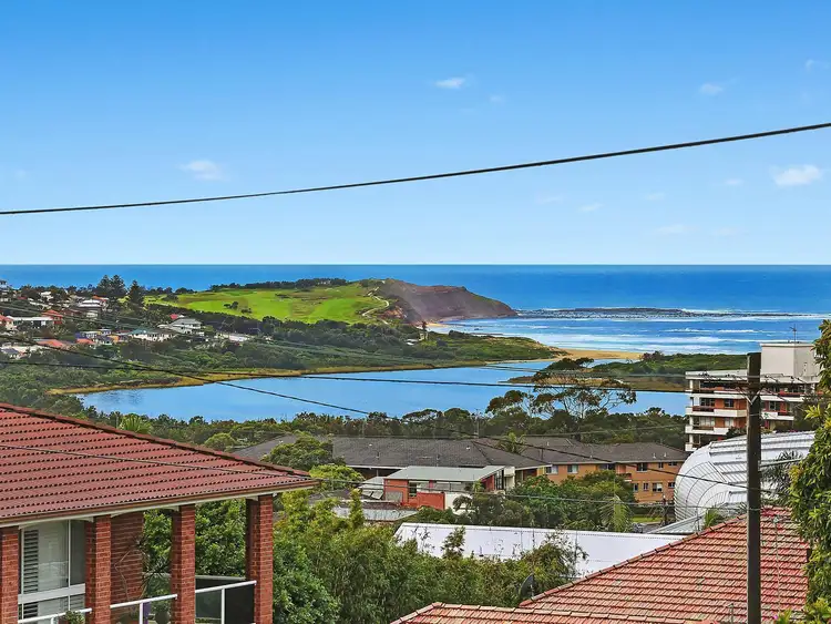Second view of Homely house listing, 2/25 McIntosh Road, Dee Why NSW 2099