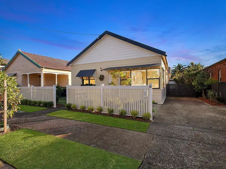 8 Thomas Street, Hamilton South NSW 2303
