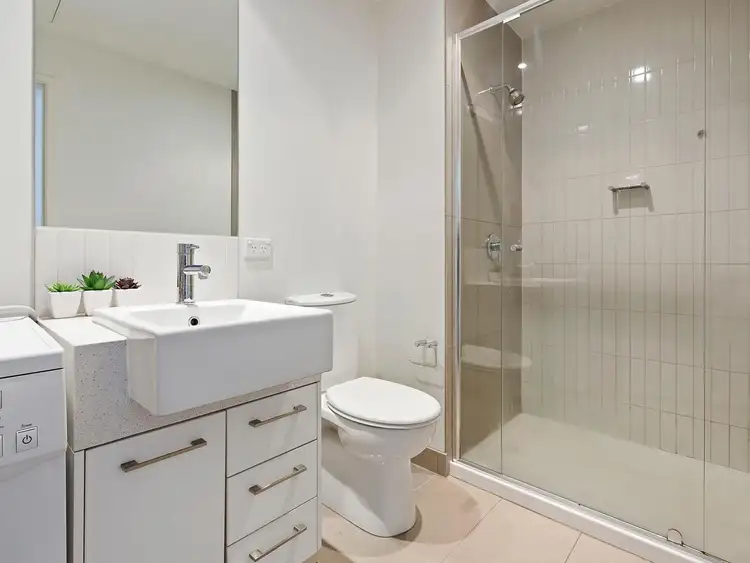 Sixth view of Homely apartment listing, 24/4A Lansdowne Road, St Kilda East VIC 3183
