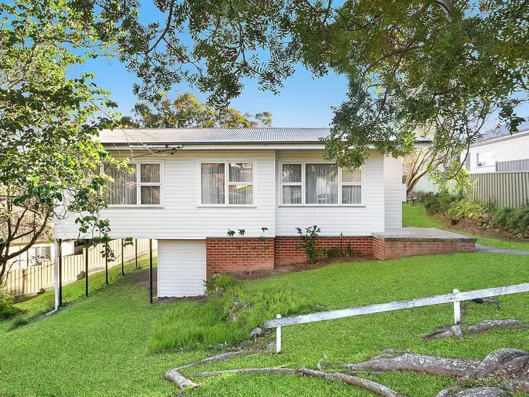 1 JONATHAN Street, Warners Bay NSW 2282