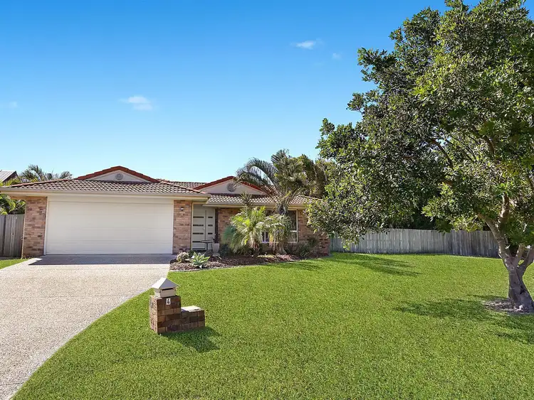 4 Moonbeam Crescent, Castaways Beach QLD 4567