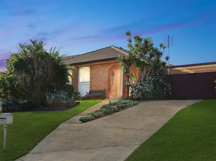 7 Alonso Close, Rosemeadow NSW 2560