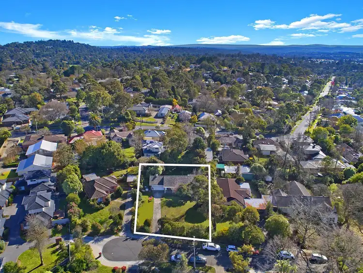Second view of Homely house listing, 10 Thackeray Court, Croydon VIC 3136