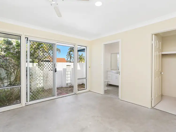 Sixth view of Homely house listing, 2 Montserrat Court, Clear Island Waters QLD 4226
