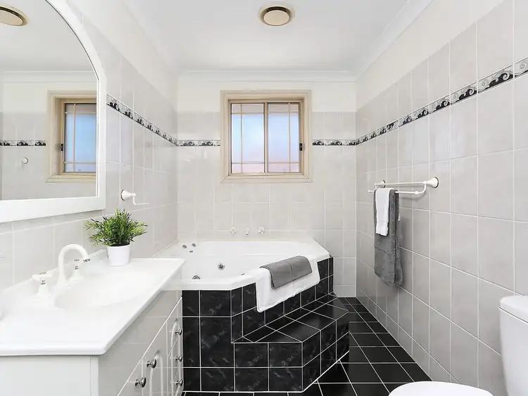 Sixth view of Homely house listing, 33 Comet Circuit, Beaumont Hills NSW 2155
