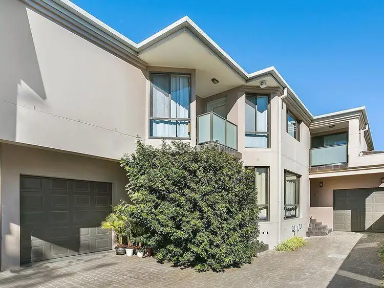 Main view of Homely townhouse listing, 2/5 Coogee Avenue, The Entrance North NSW 2261
