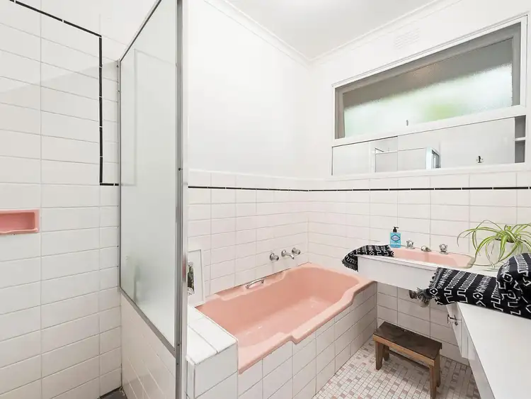 Fourth view of Homely villa listing, 2/138 Mitford Street, Elwood VIC 3184