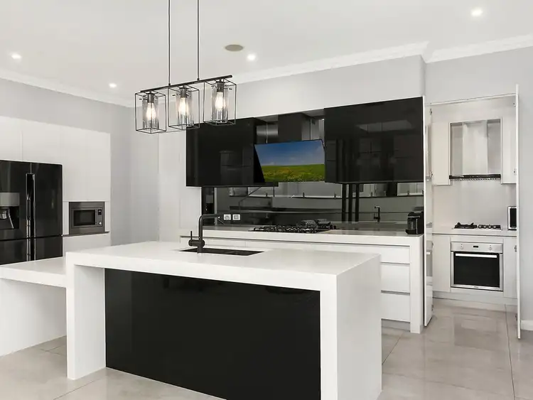 Fifth view of Homely house listing, 4 Yarpole Avenue, West Pennant Hills NSW 2125