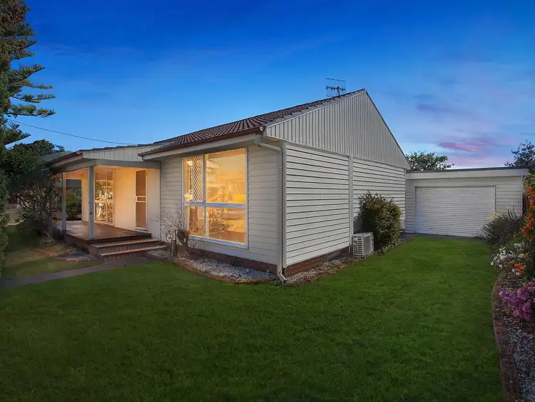 1 Conden Place, Canton Beach NSW 2263