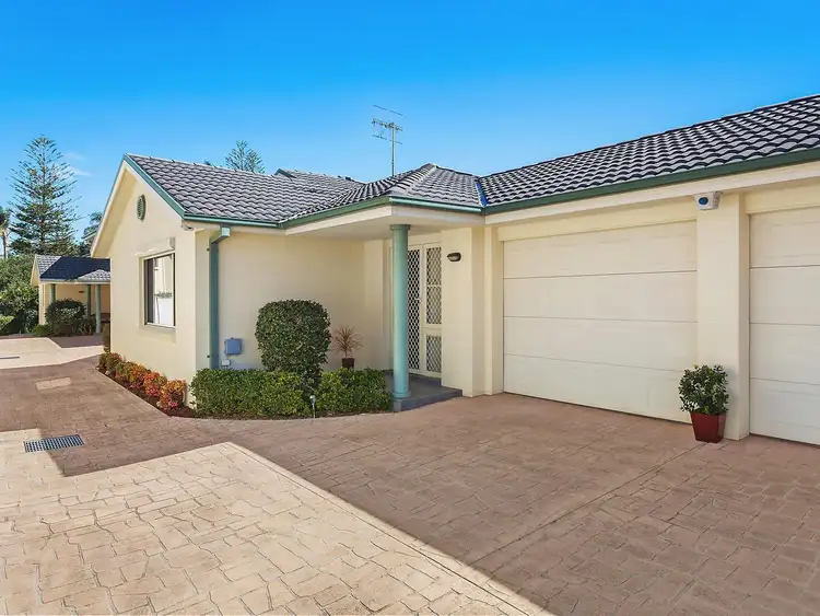 Main view of Homely villa listing, 2/164 Ocean Parade, Blue Bay NSW 2261