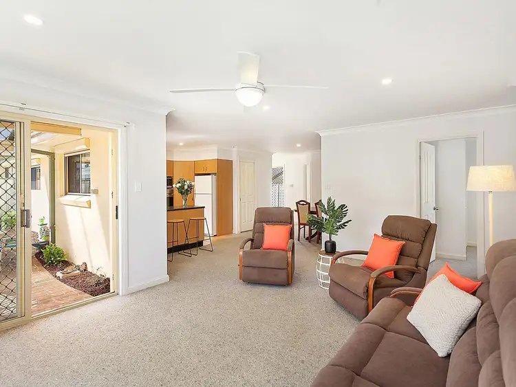 Second view of Homely villa listing, 2/164 Ocean Parade, Blue Bay NSW 2261